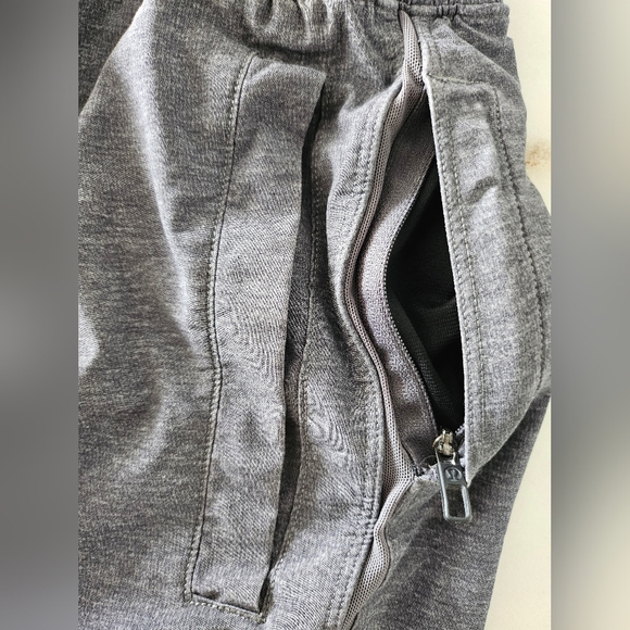 Lululemon Pace Breaker Sz M Out of Mind Liner 9” Gray Shorts M7907S - Picture 3 of 16